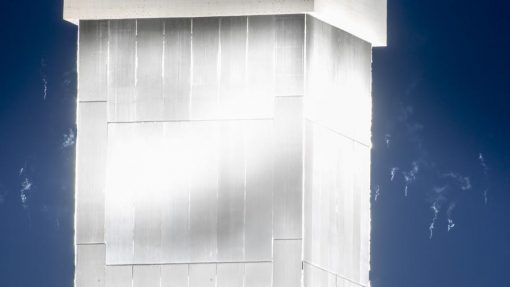 Birds, called ‘streamers’ by Ivanpah crews, leave smoky trails as they’re incinerated near the towers. @Reagan_Girl